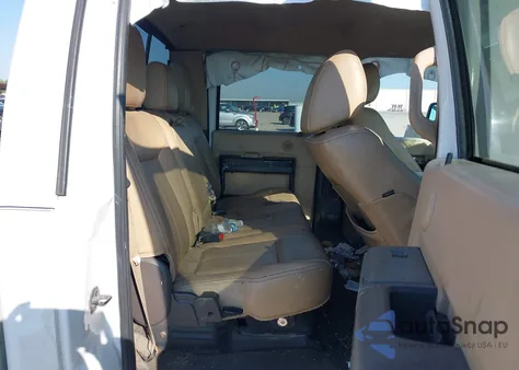 2011 Ford F-250 Lariat z USA, uszkodzony, nr VIN 1FT7W2BT7BEB30220